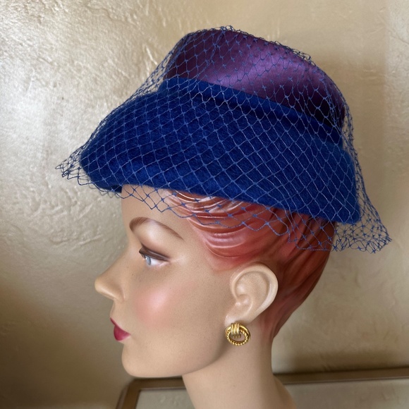 BEAUTIFUL ROYAL BLUE 1960S' FELT "BUCKET " HAT + PURPLE SATIN BAND + BLUE VEIL - Picture 7 of 11